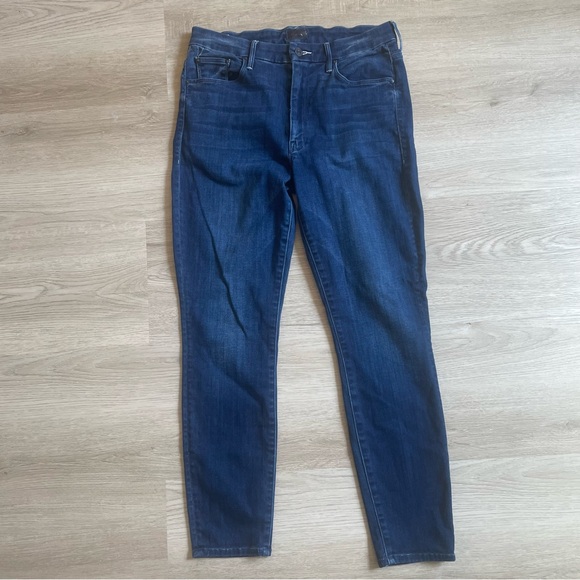 MOTHER Denim - High Waisted Looker Ankle Jeans - Picture 4 of 10